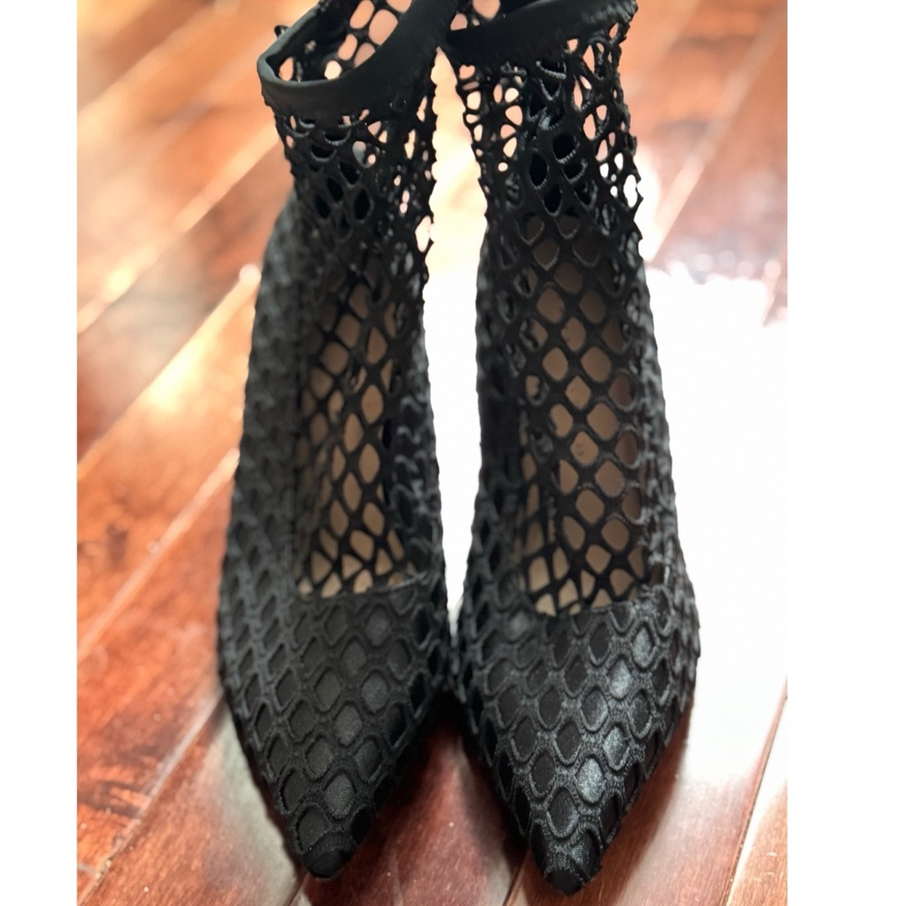 Black woven mesh heels